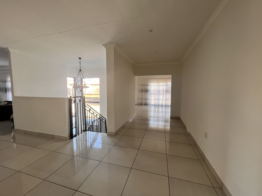 5 Bedroom Property for Sale in Wilkoppies North West